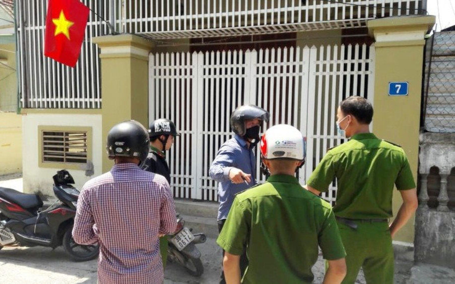 Hà Tĩnh: Hai vợ chồng bị chém thương vong ngay tại nhà