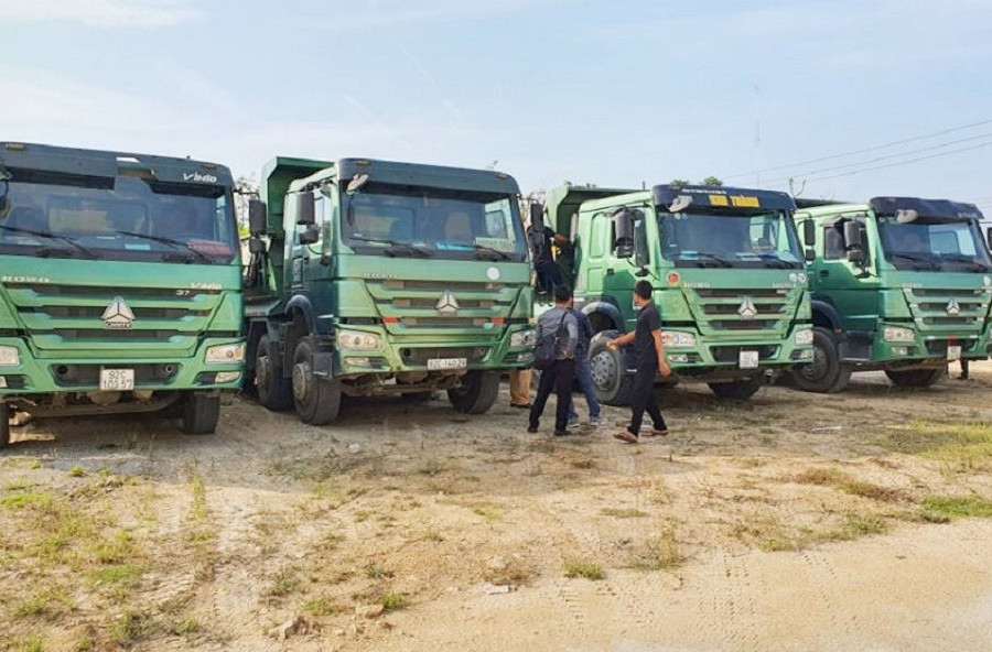 Chở cát quá độ cao từ Quảng Nam ra Huế, nhiều xe tải bị xử phạt