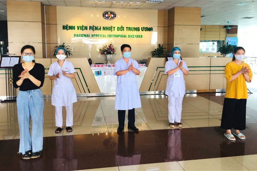 Thêm 3 bệnh nhân được công bố khỏi bệnh COVID-19, Việt Nam điều trị khỏi 263 ca
