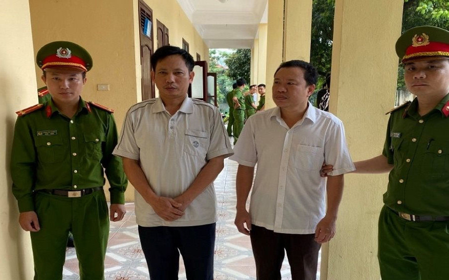Thanh Hóa: Bắt tạm giam 2 cán bộ xã bán đất trái thẩm quyền