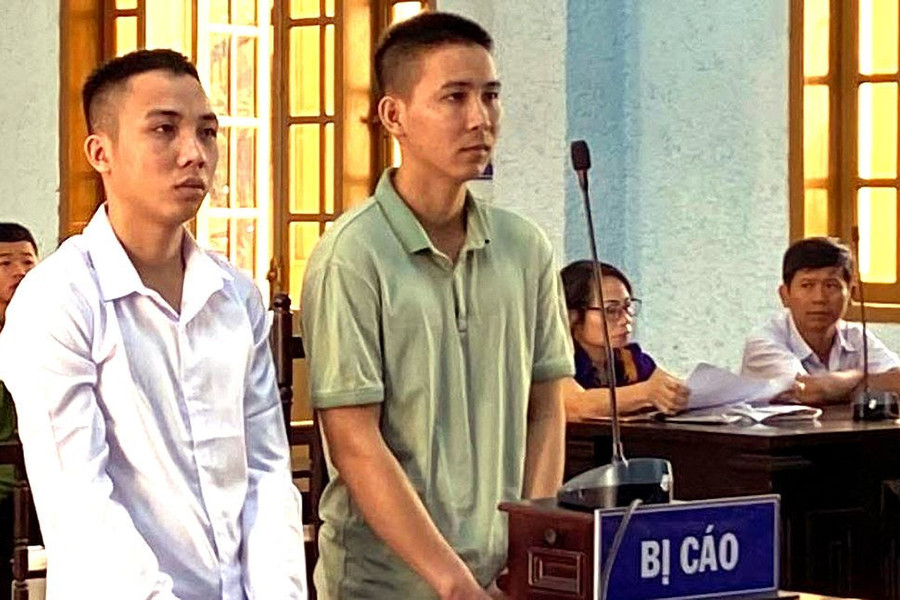 Gia Lai: Hai thanh niên lãnh 28 năm tù vì dùng súng cướp taxi