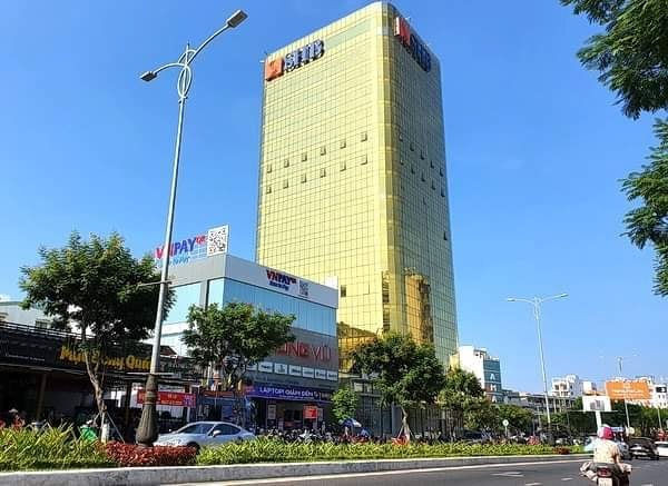 Vụ hai cao ốc “dát vàng” gây nhức mắt tại Đà Nẵng: Xử phạt nhà đầu tư