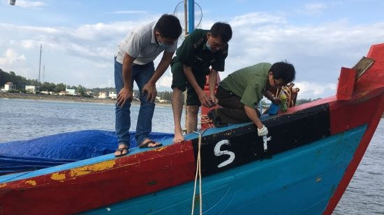 Vi phạm vùng biển nước ngoài, chủ tàu cá ở Quảng Ngãi bị phạt hơn 900 triệu đồng 