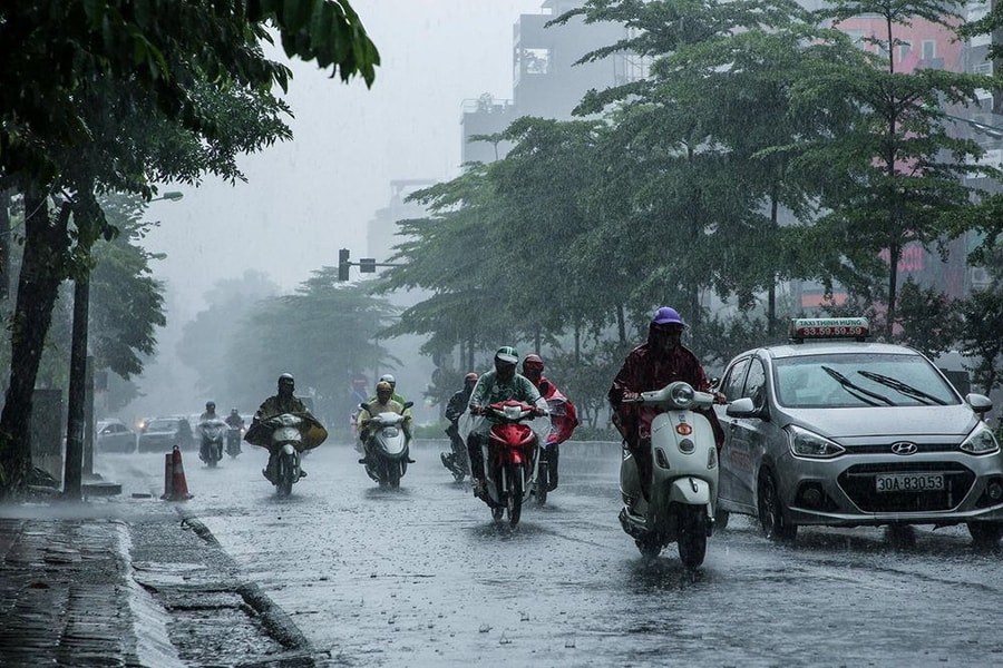 Dự báo thời tiết ngày 18/6: Cảnh báo lốc, sét, mưa đá, gió giật mạnh ở vùng núi Bắc Bộ