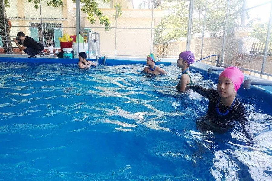 Đà Nẵng: Trao tặng bể bơi phòng tránh đuối nước cho trẻ em