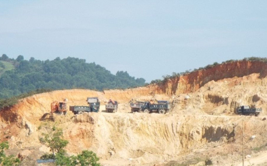 Hà Tĩnh: Thu hồi giấy phép khai thác mỏ đất liên quan đến vượt trữ lượng cho phép