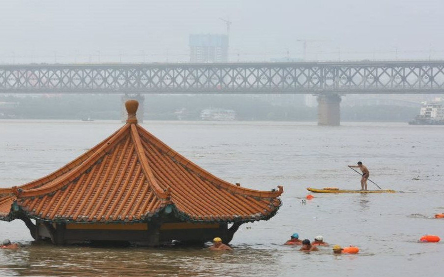 Mưa lũ ở Trung Quốc, 33 con sông đạt mực nước cao kỷ lục