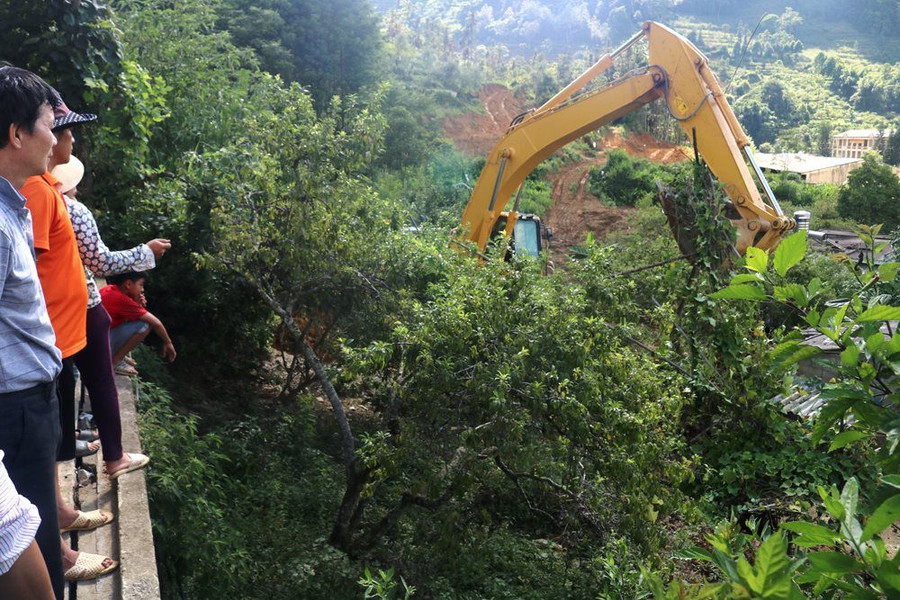 Bắc Hà - Lào Cai:  Người dân “ khốn khổ” vì dự án đường vành đai 2
