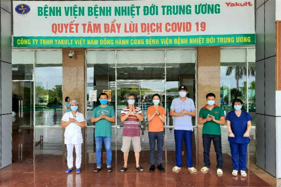 Việt Nam điều trị khỏi thêm 5 bệnh nhân COVID-19