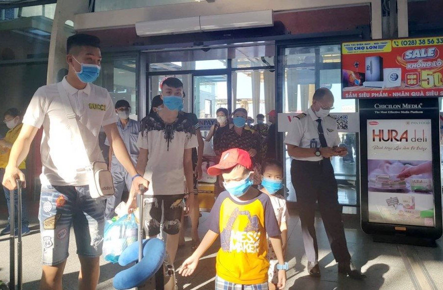 Bố trí 2 chuyến bay "giải cứu" gần 400 du khách mắc kẹt ở Đà Nẵng