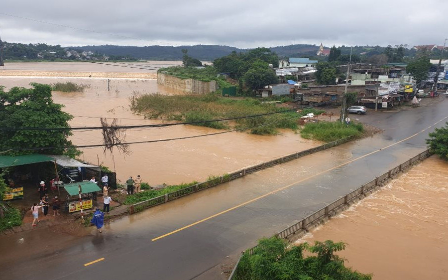 Đắk Nông: TP. Gia Nghĩa bị ngập nhiều nơi do mưa lớn kéo dài