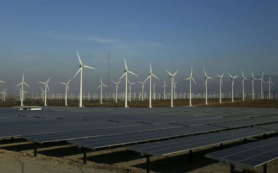 Sản lượng điện từ gió và mặt trời tăng 14% trong nửa đầu năm 2020