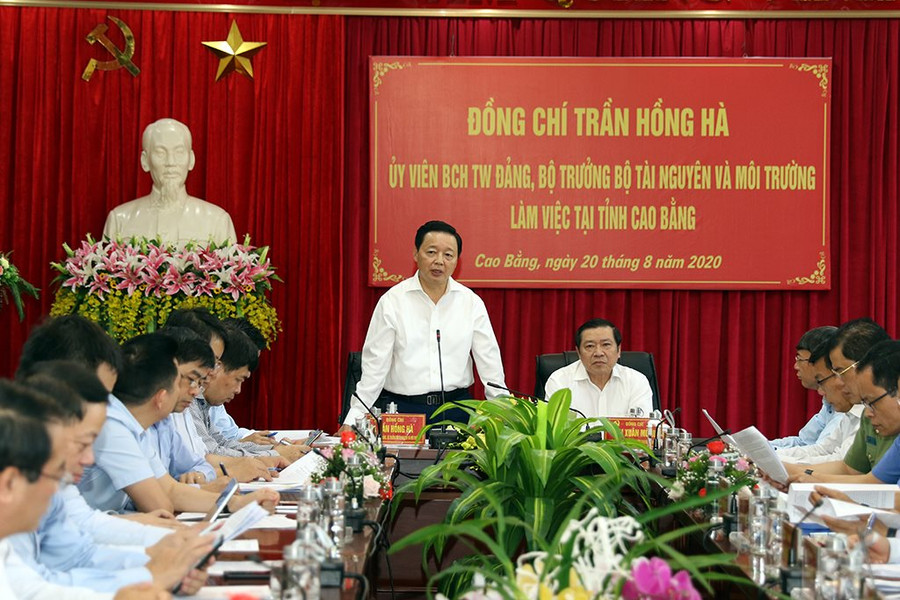 Bộ trưởng Bộ Tài nguyên và Môi trường Trần Hồng Hà làm việc tại Cao Bằng