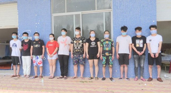 Quảng Ninh: Bàn giao 11 người Trung Quốc trốn truy nã, nhập cảnh trái phép