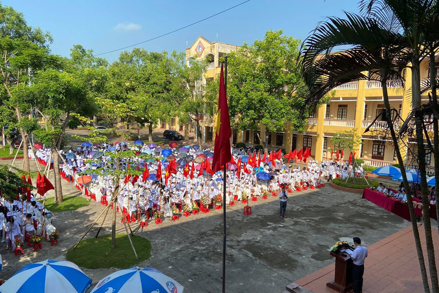 Trường THPT Tống Văn Trân khai giảng năm học mới song hành cùng phòng chống dịch Covid-19