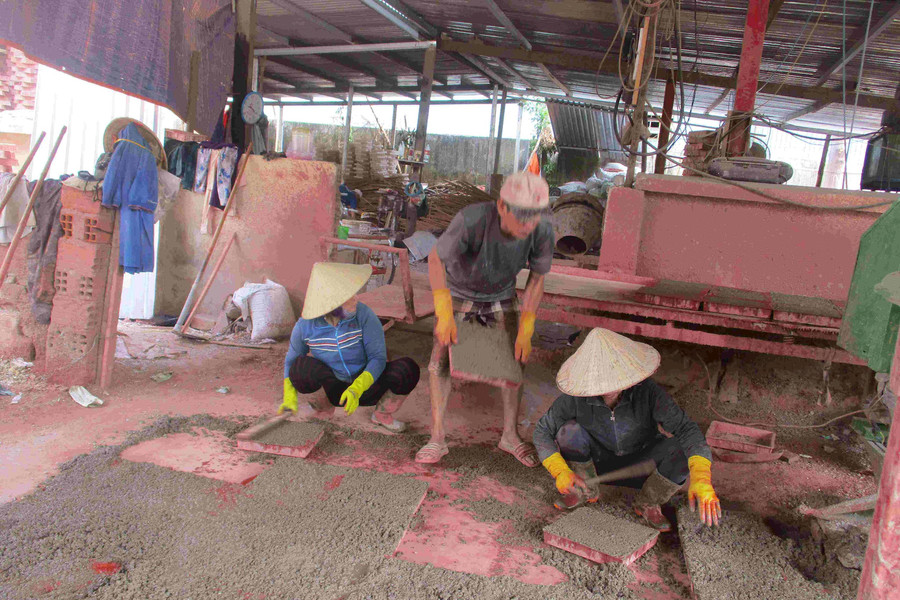 Bình Định: Cơ sở sản xuất gạch block mọc tự phát gây ô nhiễm môi trường 