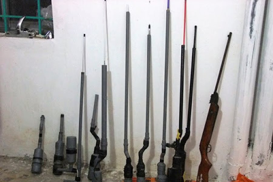 Bát Xát – Lào Cai: Người dân tự nguyện giao nộp gần 100 khẩu súng tự chế