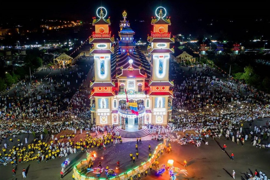 Ngoài Hội Yến Diêu Trì Cung mùa Trung thu, Tây Ninh còn nhiều lễ hội cực kỳ độc đáo