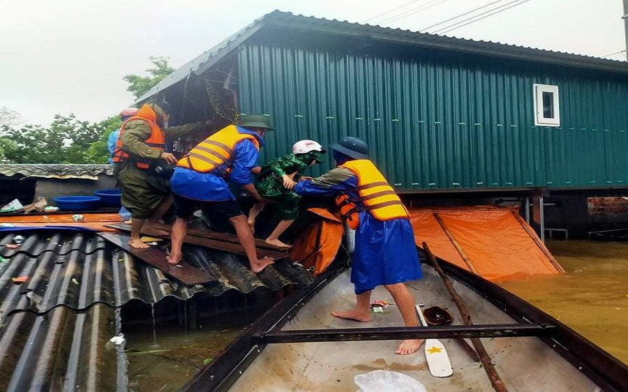 Quảng Bình: Mưa lớn diễn ra trên diện rộng, hơn 34.000 ngôi nhà ngập sâu 