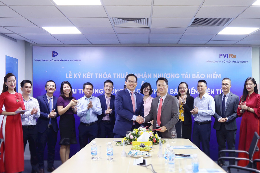 PVIRe và VBI ký thỏa thuận nhận nhượng tái bảo hiểm và khai trương cổng giao dịch tái bảo hiểm điện tử
