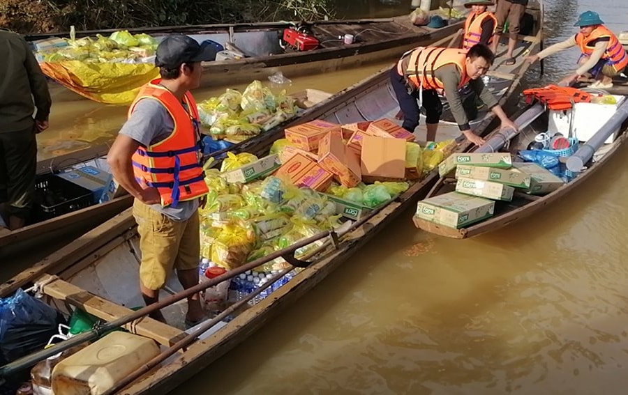  Công ty TN&MT miền Nam cứu trợ đồng bào miền Trung