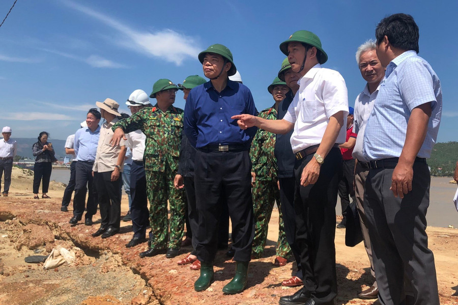 Ban Chỉ đạo TƯ về Phòng chống thiên tai kiểm tra việc khắc phục hậu quả bão số 9 tại Bình Định 