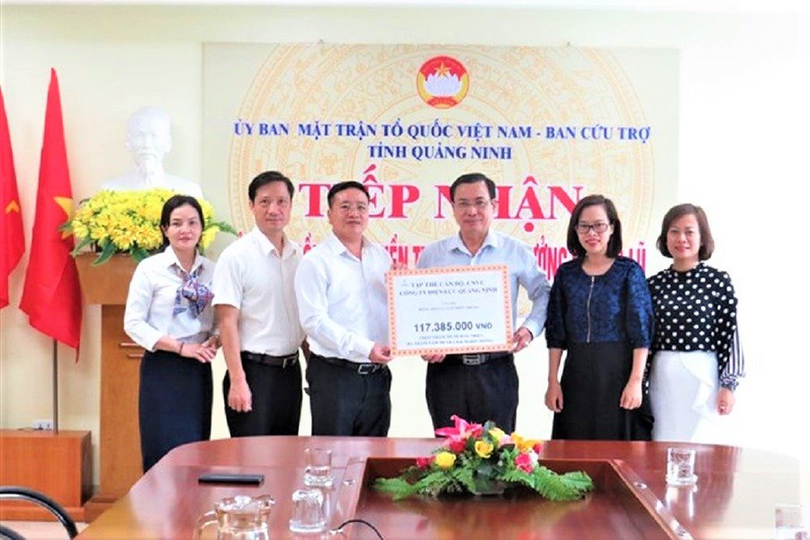 Công ty Điện lực Quảng Ninh chung tay ủng hộ đồng bào miền Trung