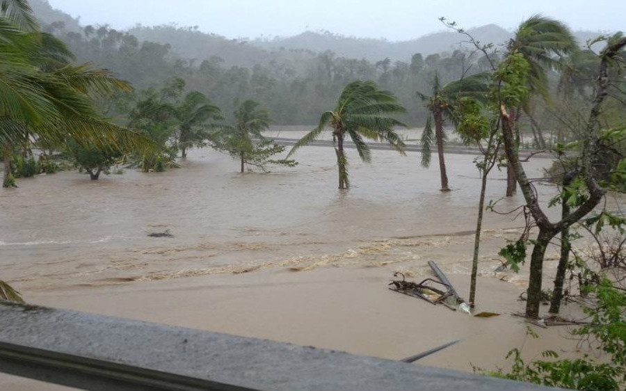 Bão nối bão đổ bộ Philippines