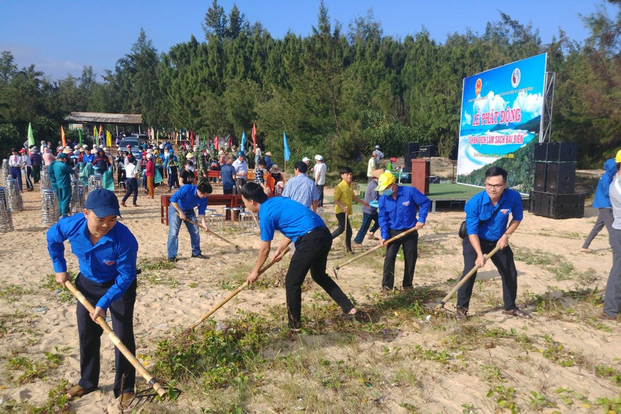 Bình Định tổ chức chiến dịch làm sạch bãi biển