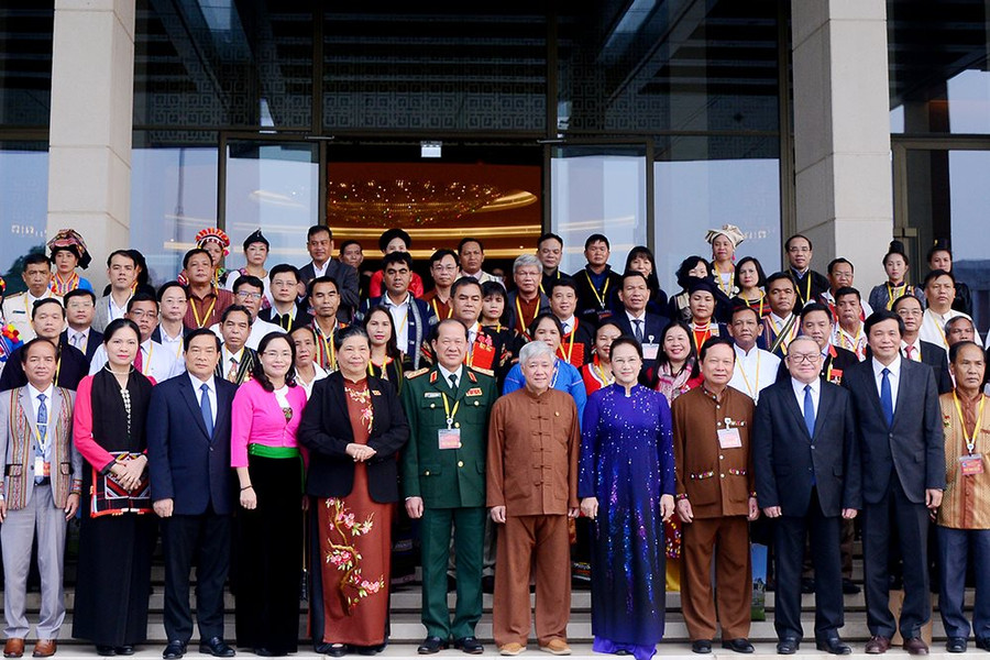 Chủ tịch Quốc hội Nguyễn Thị Kim Ngân gặp mặt Đoàn đại biểu dự Đại hội đại biểu toàn quốc các DTTS Việt Nam