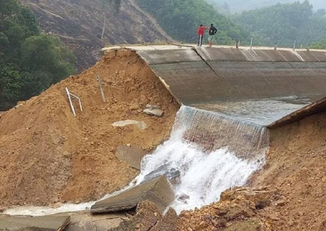Thanh Hóa: Vỡ một đoạn kênh bắc sông Chu-nam sông Mã giữa mùa khô