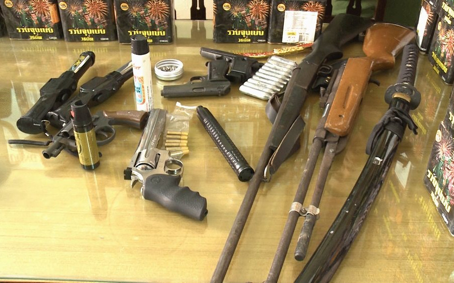Quảng Bình: Người dân tự nguyện giao nộp hàng trăm vũ khí, vật liệu nổ