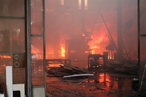 Hải Phòng: Cháy lớn thiêu rụi xưởng gỗ nội thất rộng 1.300m2