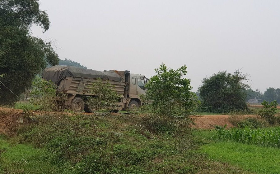 Nông Cống (Thanh Hóa): Dân khổ vì xe chở đất gây ô nhiễm môi trường