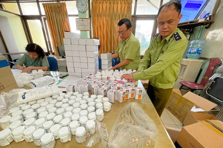 Dược phẩm Hàn Quốc không hóa đơn, chứng từ đi ra từ kho Cảng hàng không Nội Bài