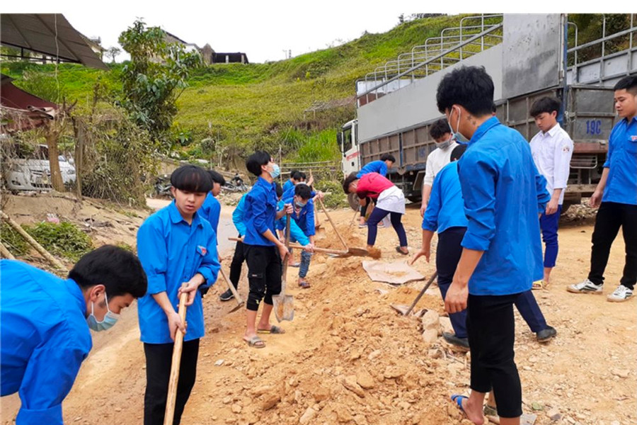 Thân thương màu áo xanh tình nguyện nơi biên cương Lào Cai