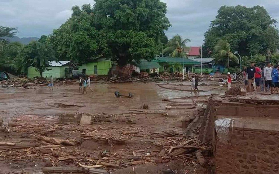 Lũ lụt, lở đất làm hàng chục người thiệt mạng ở Indonesia và Đông Timor