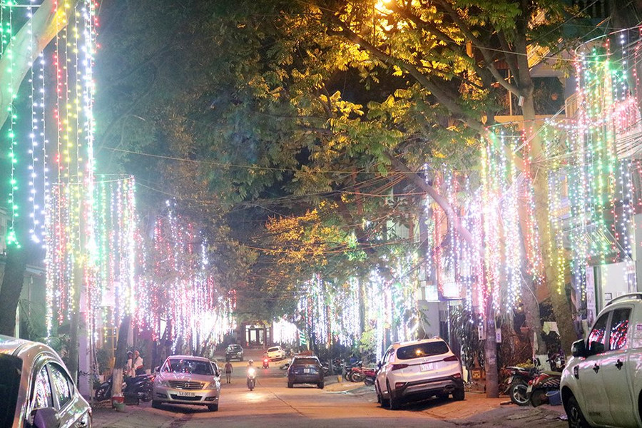 Lào Cai: Nhiều bất cập trong trang trí đèn điện chiếu sáng đô thị