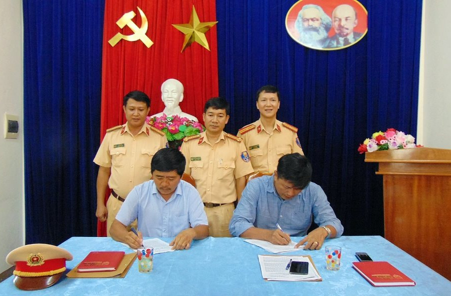 Quảng Nam: Doanh nghiệp vận tải ký cam kết tuân thủ Luật Giao thông đường bộ