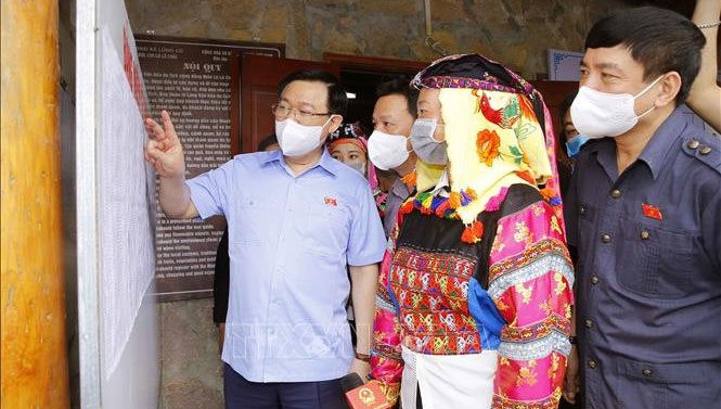Chủ tịch Quốc hội Vương Đình Huệ kiểm tra công tác chuẩn bị bầu cử tại Hà Giang