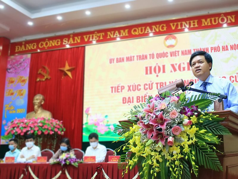 Ông Tạ Đình Thi, Tổng cục trưởng Tổng cục Biển và Hải đảo Việt Nam báo cáo chương trình hành động trước cử tri huyện Mỹ Đức