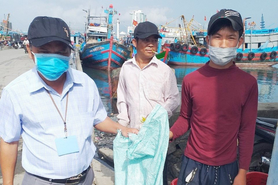TP Đà Nẵng: Ngư dân gom rác, xóa điểm nóng ô nhiễm Thọ Quang 