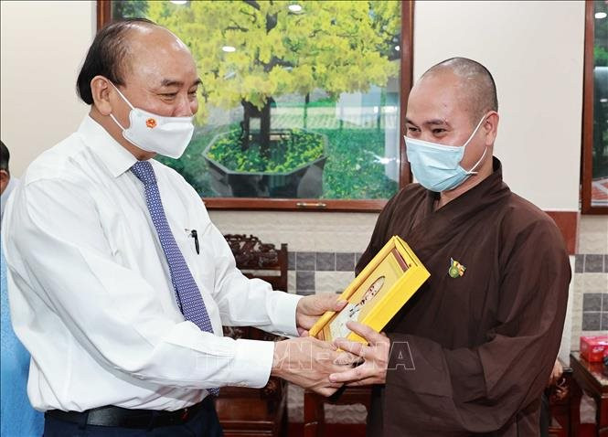 Chủ tịch nước Nguyễn Xuân Phúc tiếp các chức sắc tôn giáo huyện Hóc Môn, TP.HCM