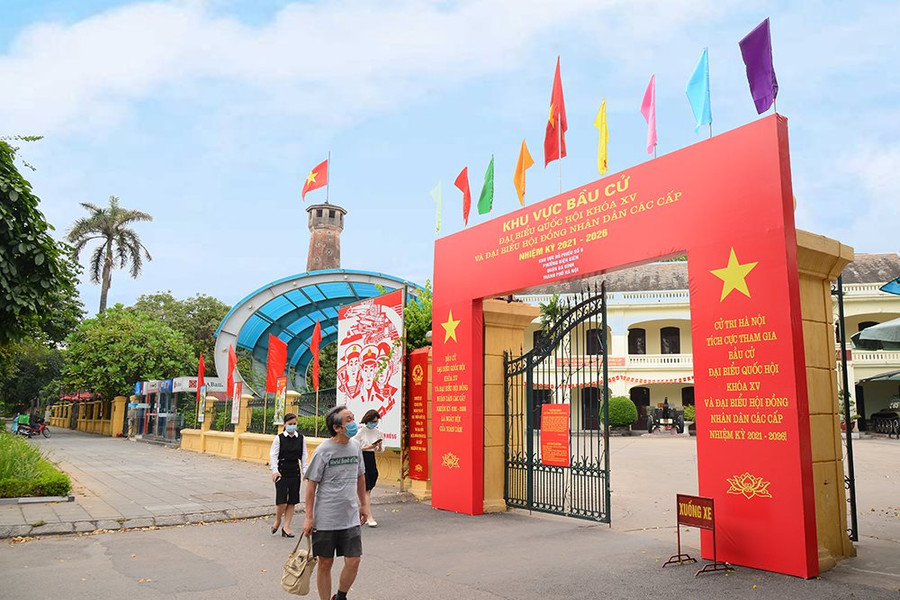 Hà Nội: Rực rỡ cờ hoa chuẩn bị cho Ngày hội của toàn dân