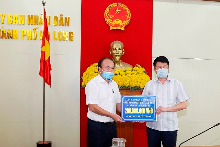 Petrolimex Quảng Ninh ủng hộ 200 triệu đồng cho công tác phòng, chống dịch Covid-19