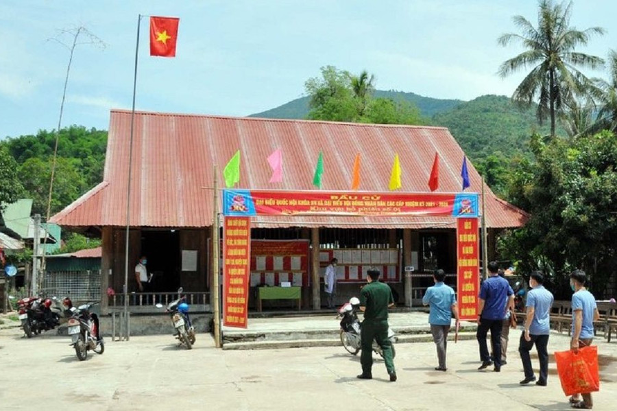 Nghệ An: Sáng nay cử tri 4 huyện biên giới bỏ phiếu sớm