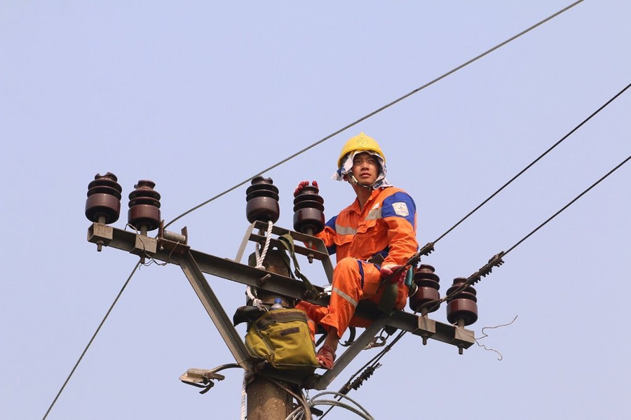 Tiêu thụ điện tăng cao EVNNPC và Hà Nội tiết giảm sử dụng điện tại  nơi làm việc