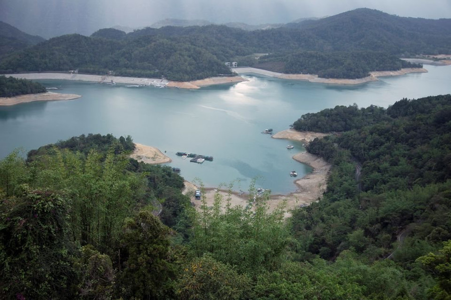 Đài Loan dỡ bỏ các hạn chế nước khi mưa làm dịu hạn hán