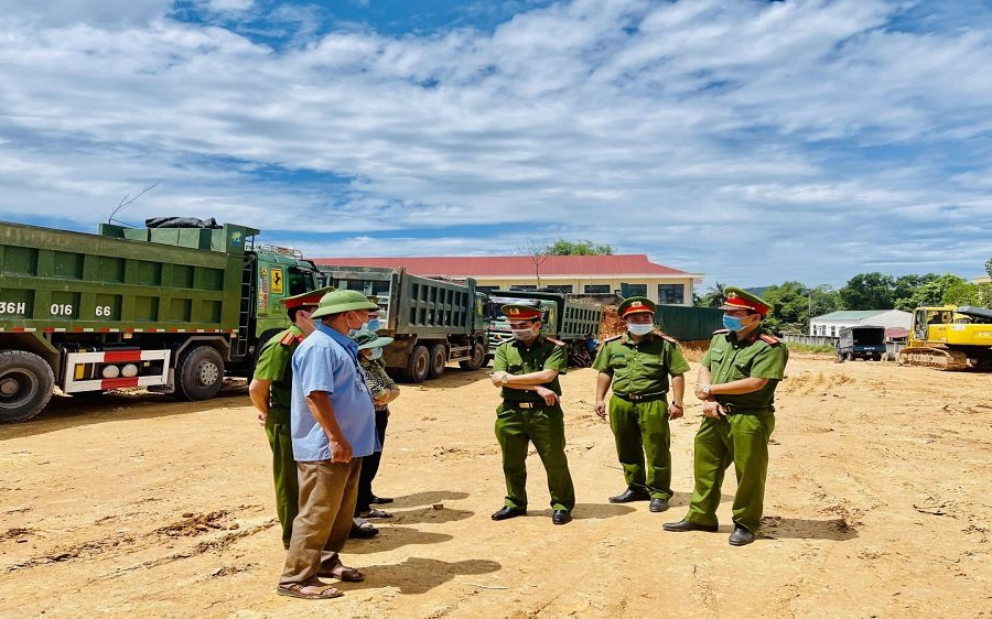 Thanh Hóa: Ra quân kiểm tra tải trọng phương tiện, ngăn chặn khai thác khoáng sản trái phép