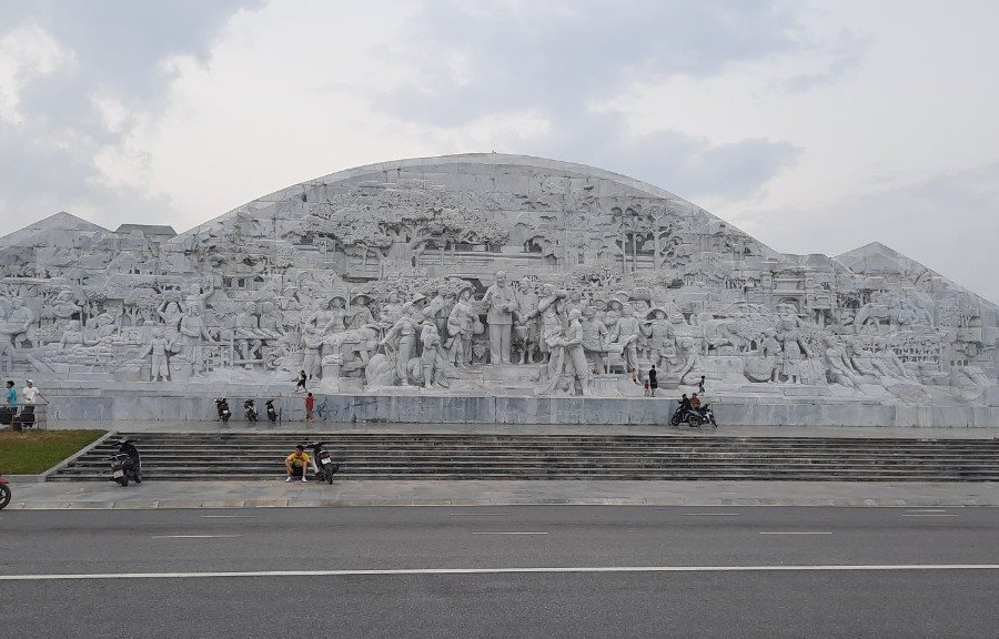 Thái Bình: Nhiều hạng mục của tượng đài mới khánh thành đã có dấu hiệu xuống cấp